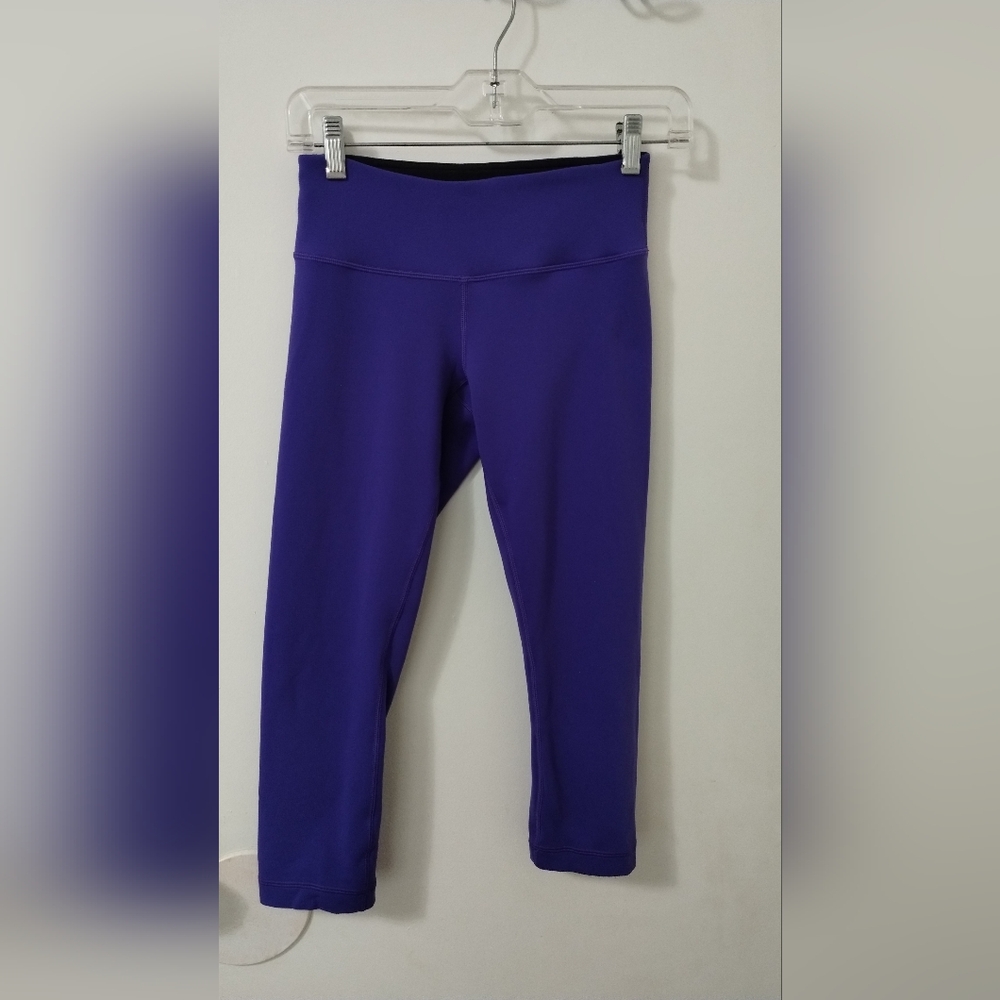 LULULEMON Purple Capri Leggings Women’s Size 4‎ Athletic Sports Athleisure